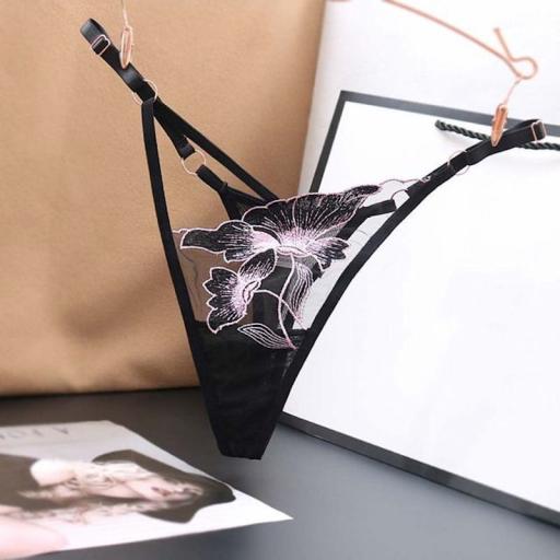 Lace flower panties - black with Pink detail.